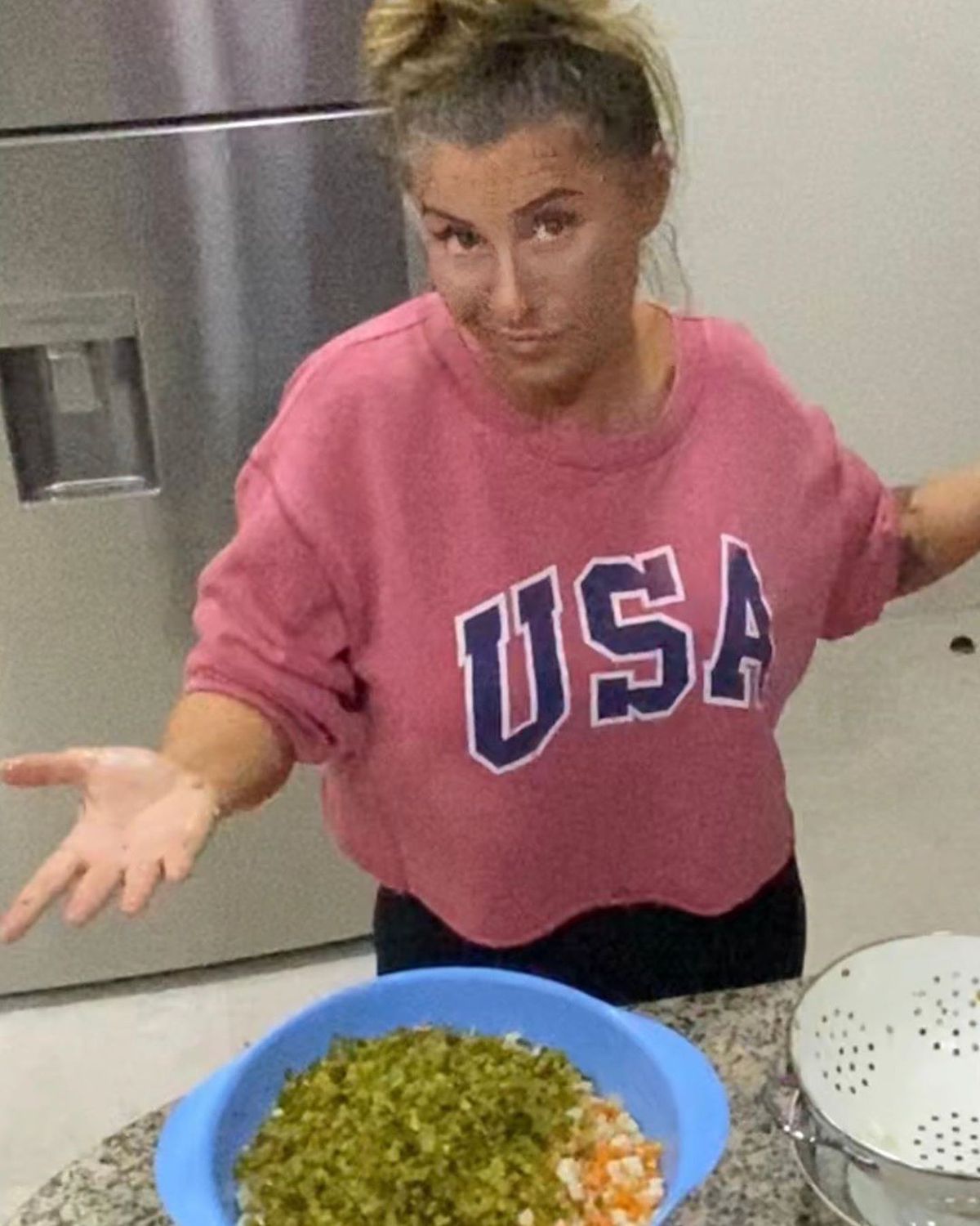 VIDEO. Insider în bucătărie » Pregătiri de Paște în familia Laurențiu Reghecampf - Anamaria Prodan, la Dubai