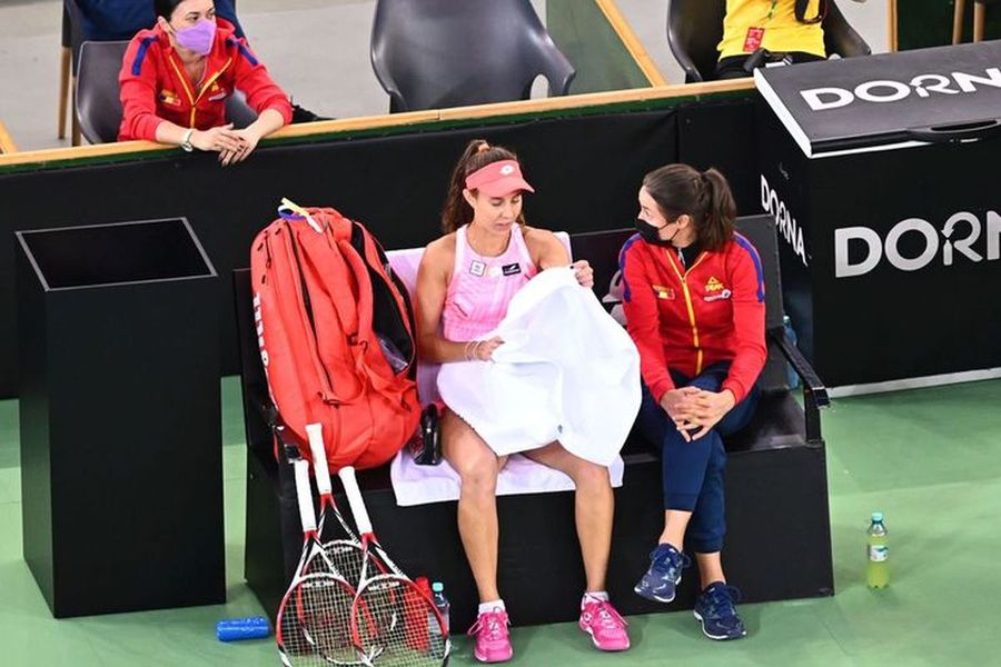 Mihaela Buzărnescu a pierdut ambele meciuri de simplu în confruntarea cu Italia Mihaela Buzărnescu a pierdut ambele meciuri de simplu în confruntarea cu Italia