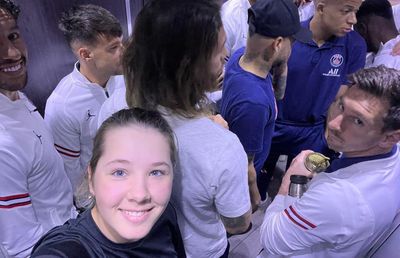 Selfie-ul care a devenit rapid viral » Vedetele lui PSG, în lift cu o sportivă din Rusia: „O zi normală la sală”