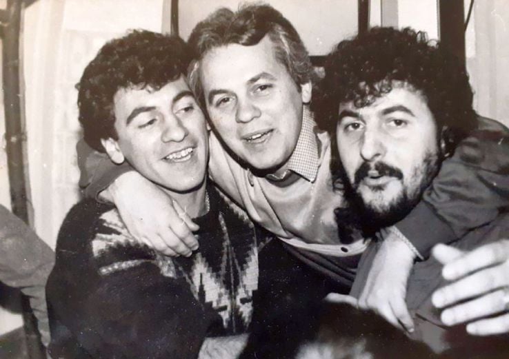 Bogdan Bănuță, alături de Leonard și Cristi, doi dintre frații săi / Foto: Arhivă personală