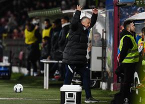 Mihai Stoica îl ironizează pe Dan Petrescu: „Chiar nu-i zice nimeni cum e corect? Pe el îl strigă Petlescu?”