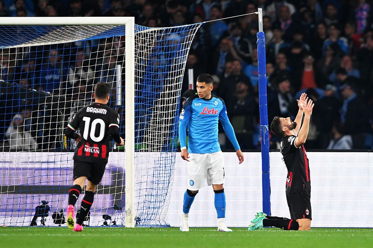 Napoli - AC Milan, cele mai spectaculoase imagini ale „sfertului” din Champions League