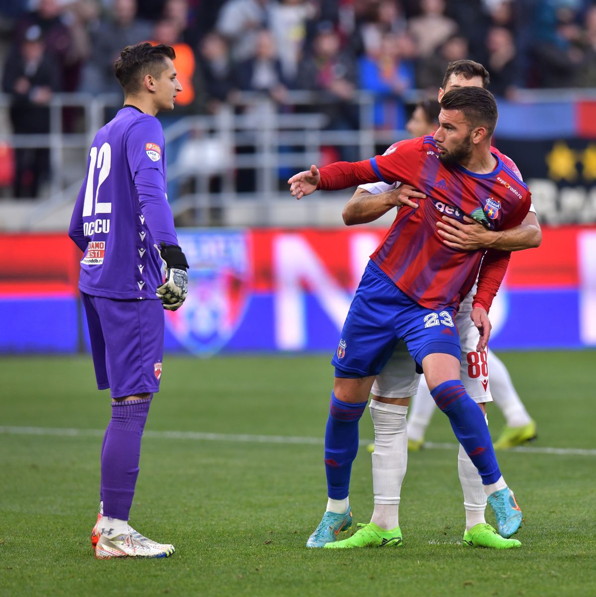 I-au mușcat pe „câini” și le-au scos promovarea directă din cap. Chipirliu o duce pe CSA Steaua pe primul loc