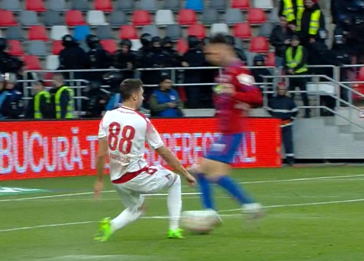 Eroare COLOSALĂ la golul secund al Stelei » Defensiva lui Burcă s-a făcut de râs în Ghencea!