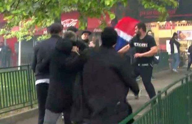 Momentul șocant în care un suporter stelist e BĂTUT de fanii lui Dinamo » Atenție, imagini dure!