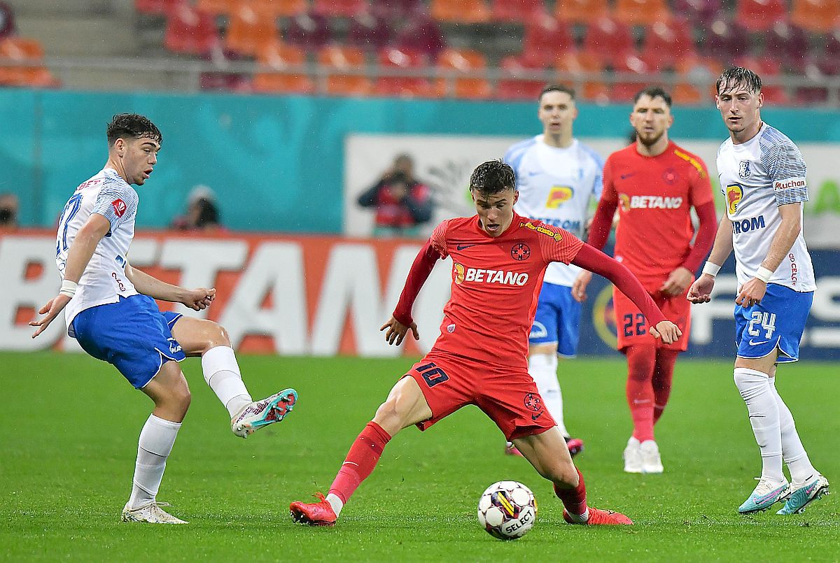 New-look Tavi » Popescu și-a afișat noul tatuaj la FCSB - Farul. A menținut misterul o repriză