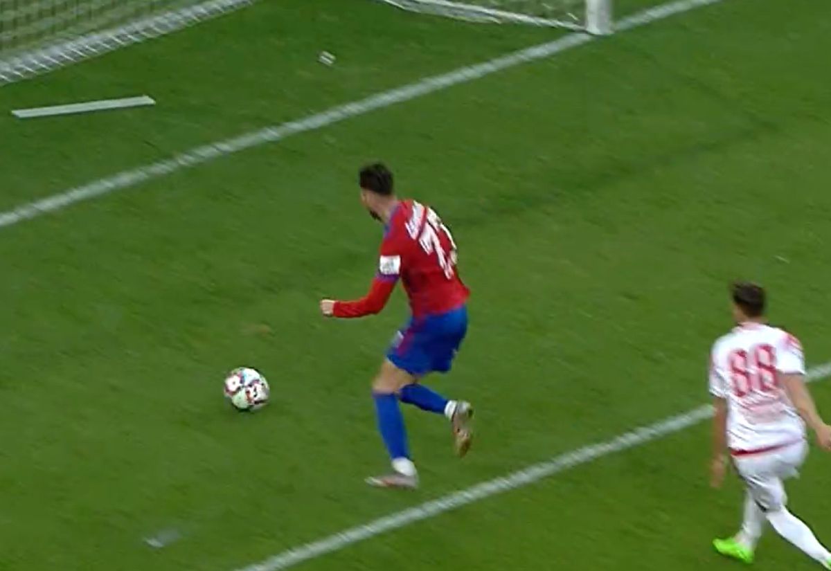 Eroare COLOSALĂ la golul secund al Stelei » Defensiva lui Burcă s-a făcut de râs în Ghencea!