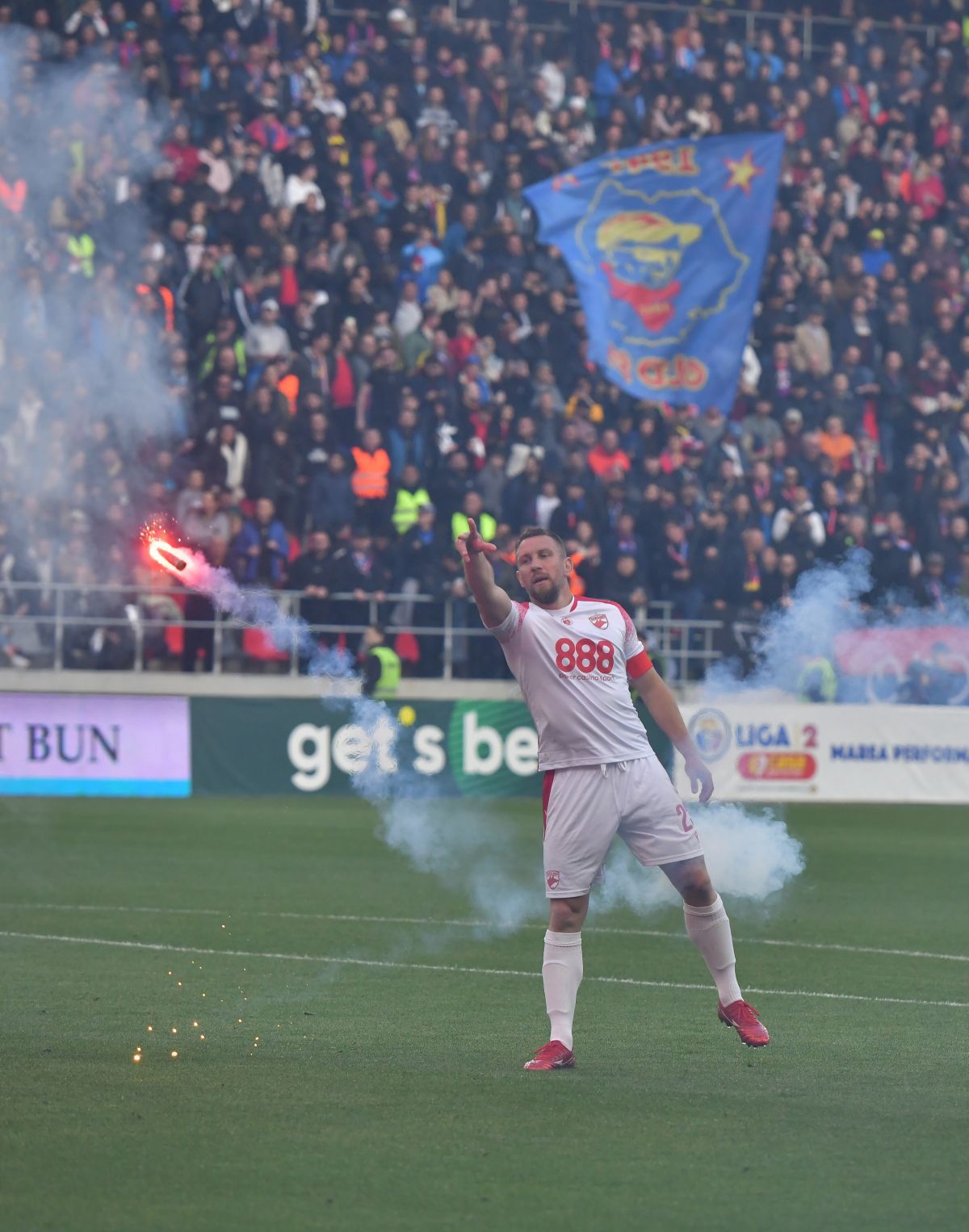 I-au mușcat pe „câini” și le-au scos promovarea directă din cap. Chipirliu o duce pe CSA Steaua pe primul loc