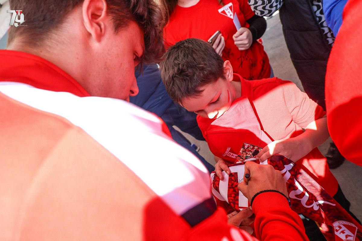 Interviu cu „omul din umbră” » Conduce clubul din Superligă fără să fie președinte, finanțator sau patron: „De foarte mult timp n-a existat o asemenea emulație! Cum prefer să fiu numit? Simplu!”