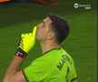Moment incredibil în Lille - Aston Villa » Emiliano Martinez a văzut al 2-lea galben la loviturile de departajare, dar a rămas pe teren și a apărat execuția decisivă! De ce nu a fost eliminat