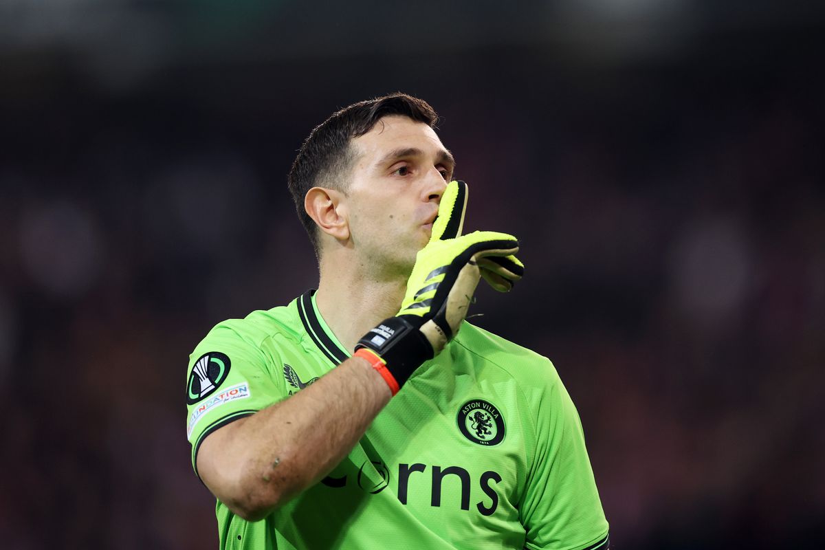 Ce încurcătură! Emiliano Martinez n-a fost eliminat după ce a primit două „galbene”, dar UEFA l-a suspendat » Care e explicația