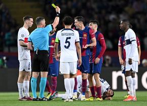Acum s-a aflat! Kovacs l-a tras deoparte pe titularul Barcelonei înaintea meciului: „Fii atent aici”