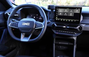 Dacia a fost detronată pe piața auto din România! Cele două mașini care sunt mai ieftine decât Duster în 2025
