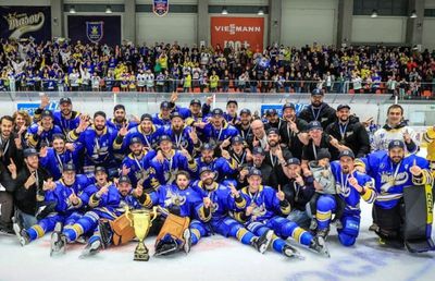 Corona Brașov își păstrează titlul de campioană națională la hochei