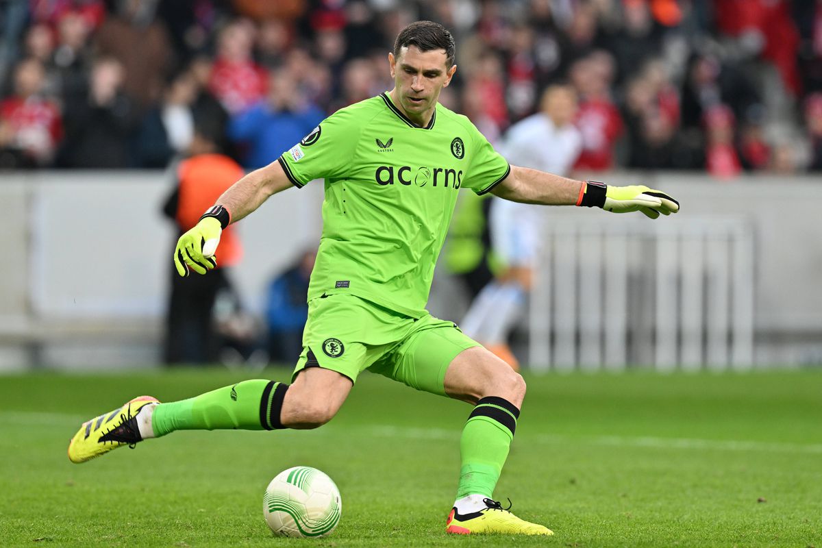 Ce încurcătură! Emiliano Martinez n-a fost eliminat după ce a primit două „galbene”, dar UEFA l-a suspendat » Care e explicația