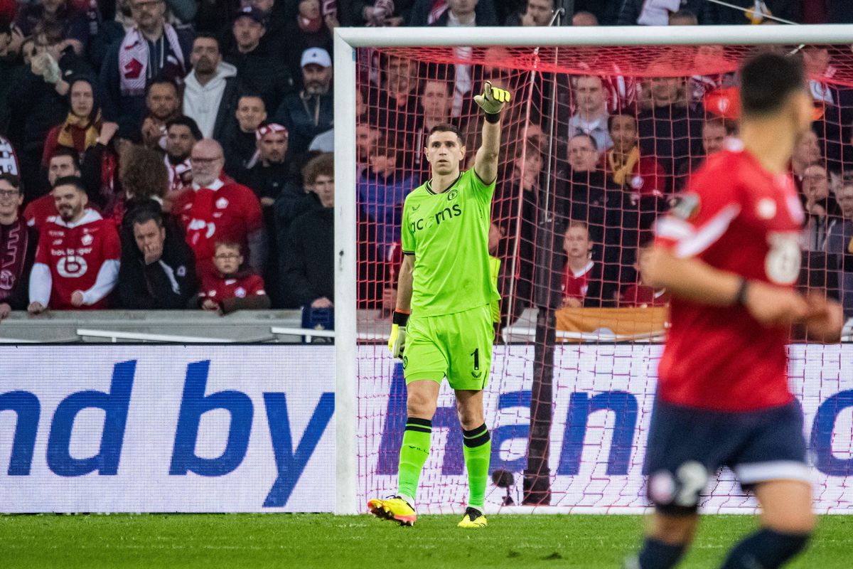 Ce încurcătură! Emiliano Martinez n-a fost eliminat după ce a primit două „galbene”, dar UEFA l-a suspendat » Care e explicația