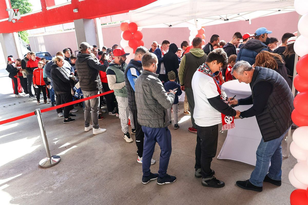 Interviu cu „omul din umbră” » Conduce clubul din Superligă fără să fie președinte, finanțator sau patron: „De foarte mult timp n-a existat o asemenea emulație! Cum prefer să fiu numit? Simplu!”