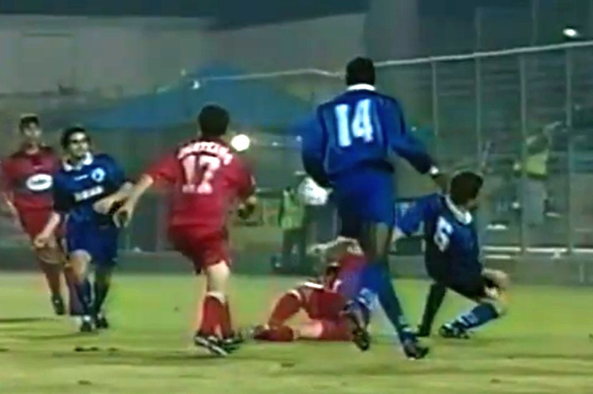 „Barbari, sălbatici, ca-n Epoca de Piatră!” » Cel mai dur meci jucat vreodată de o echipă românească? „De frică, am stat 3-4 ore închiși în vestiar!”