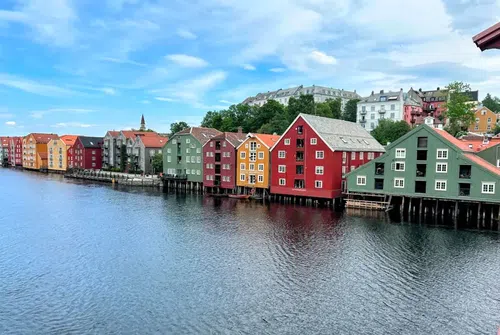 Imagine superbă din Bodo, orășelul din Norvegia. Foto: turningleftforless.com