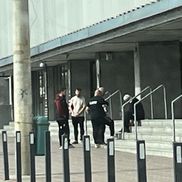 Marius Șumudică, dărâmat de durere în fața stadionului Giulești / Sursă foto: Carmen Dumitru (GSP)