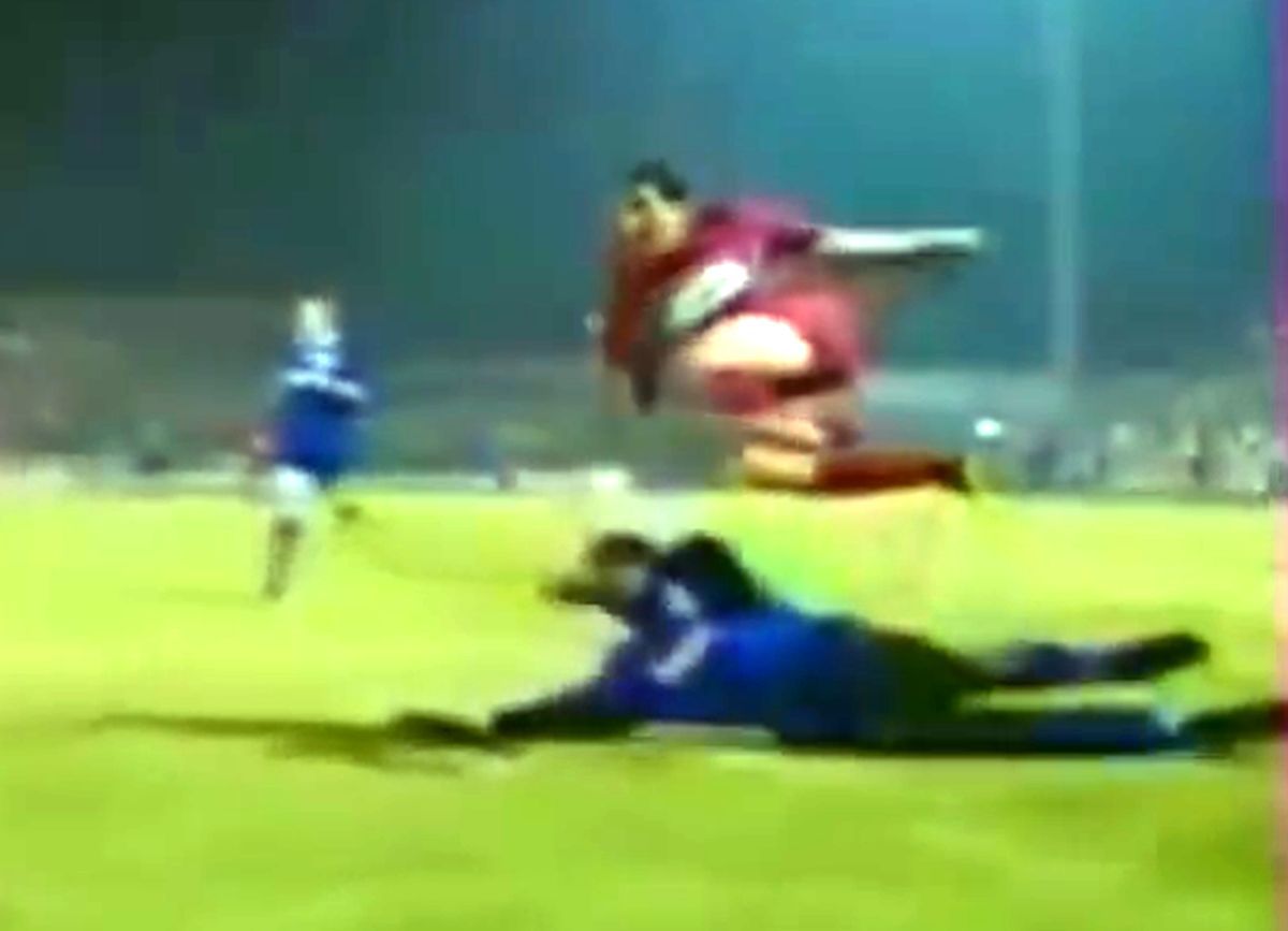 „Barbari, sălbatici, ca-n Epoca de Piatră!” » Cel mai dur meci jucat vreodată de o echipă românească? „De frică, am stat 3-4 ore închiși în vestiar!”