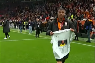 Gest emoționant în memoria lui Aaron Boupendza » Ce a afișat fostul său coleg de la naționala Gabonului