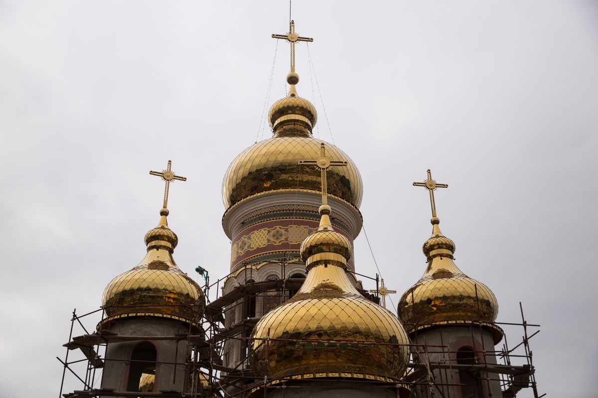 Imagini în premieră din biserica ridicată de Gigi Becali: „Doar altarul m-a costat 10 milioane de euro” » Când va fi gata edificiul al cărui mozaic se completează cu penseta!