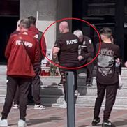 Marius Șumudică, dărâmat de durere în fața stadionului Giulești / Sursă foto: Carmen Dumitru (GSP)