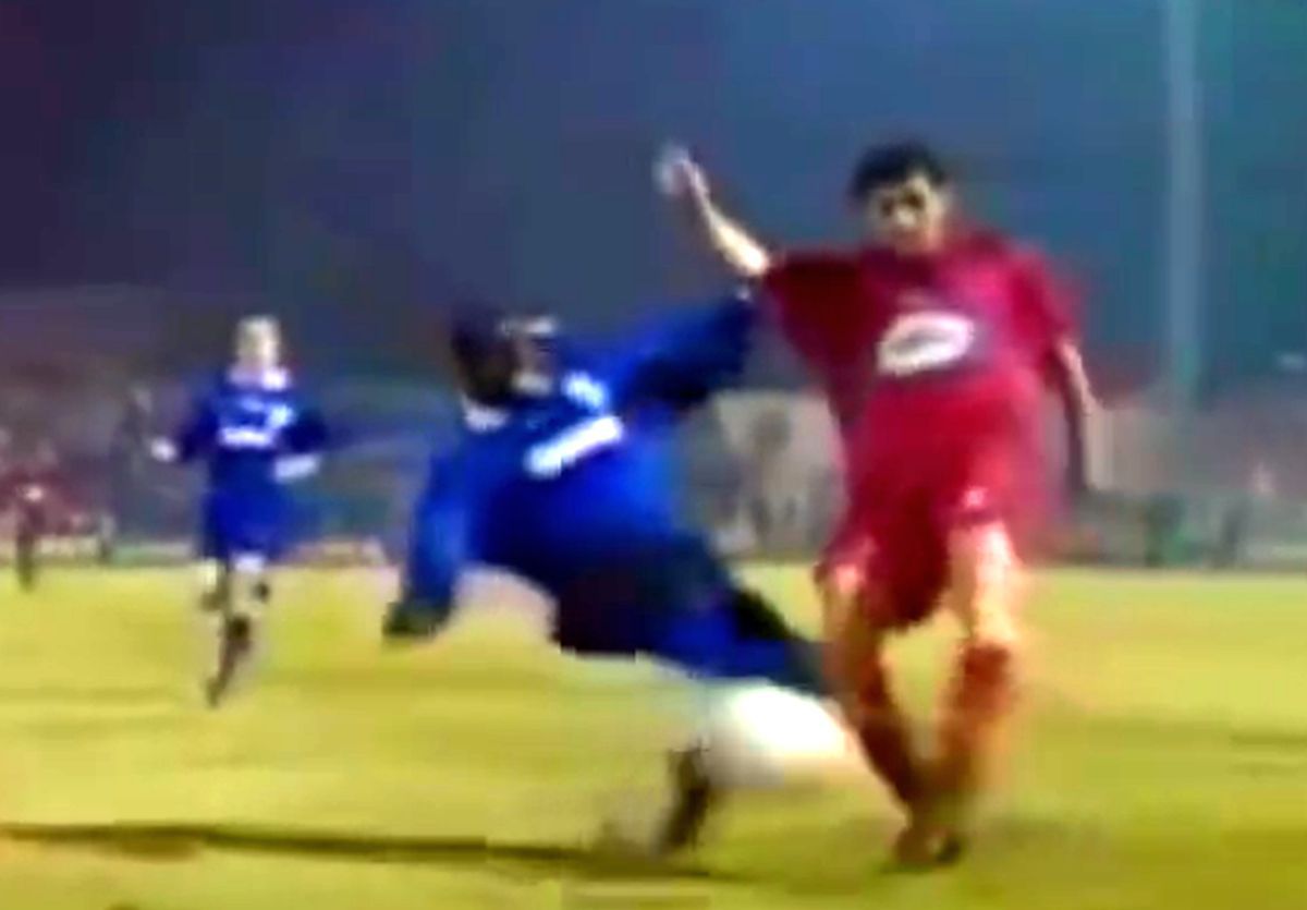 „Barbari, sălbatici, ca-n Epoca de Piatră!” » Cel mai dur meci jucat vreodată de o echipă românească? „De frică, am stat 3-4 ore închiși în vestiar!”