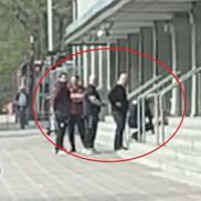 Marius Șumudică, dărâmat de durere în fața stadionului Giulești / Sursă foto: Carmen Dumitru (GSP)