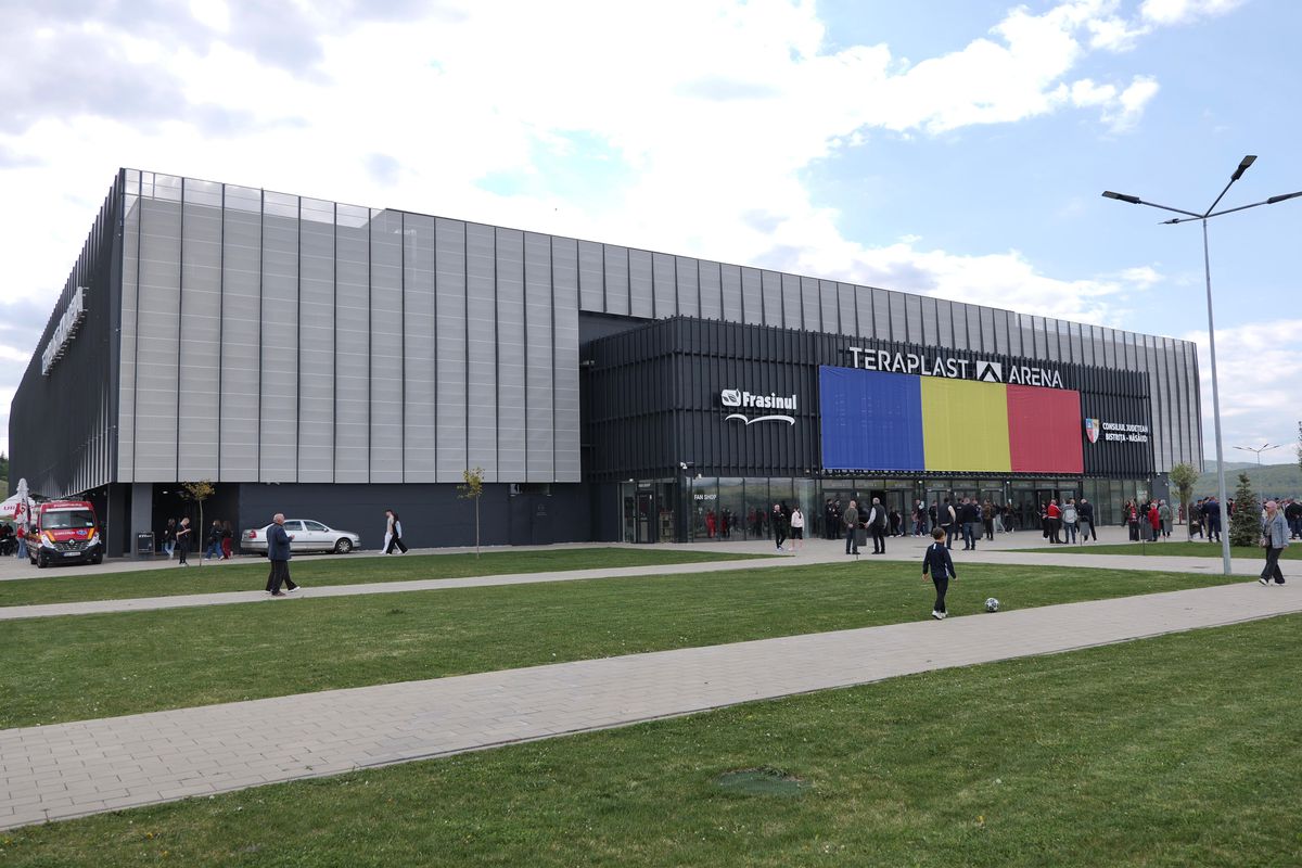 Imagini înainte de Gloria Bistrița - Brest