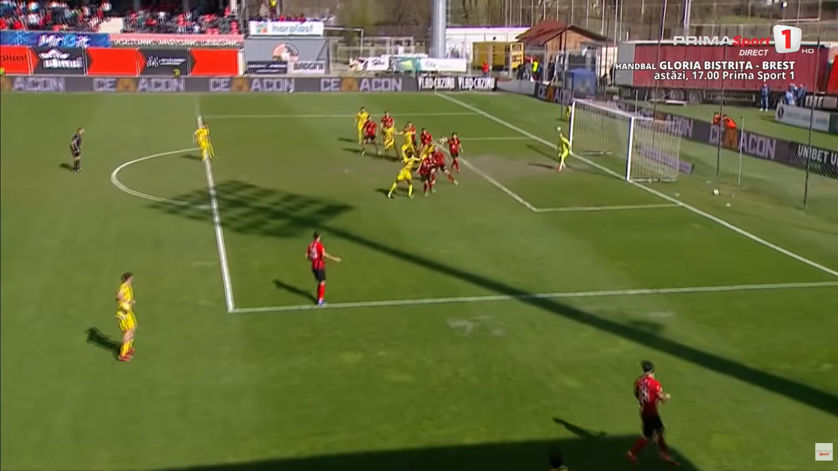 Claudiu Niculescu s-a săturat și acuză: „Suntem prea mici! După două minute, au mers la al 4-lea arbitru”