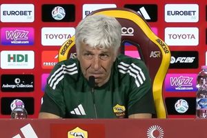 Gasperini a șocat la conferința de presă a Romei » Antrenorul a plecat în lacrimi și a lovit ușa cu piciorul!