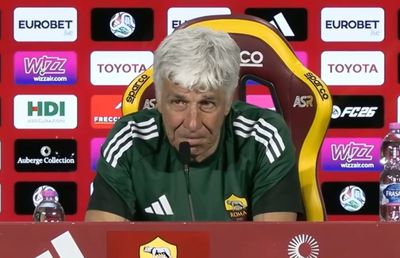 Gasperini a șocat la conferința de presă a Romei » Antrenorul a plecat în lacrimi și a lovit ușa cu piciorul!