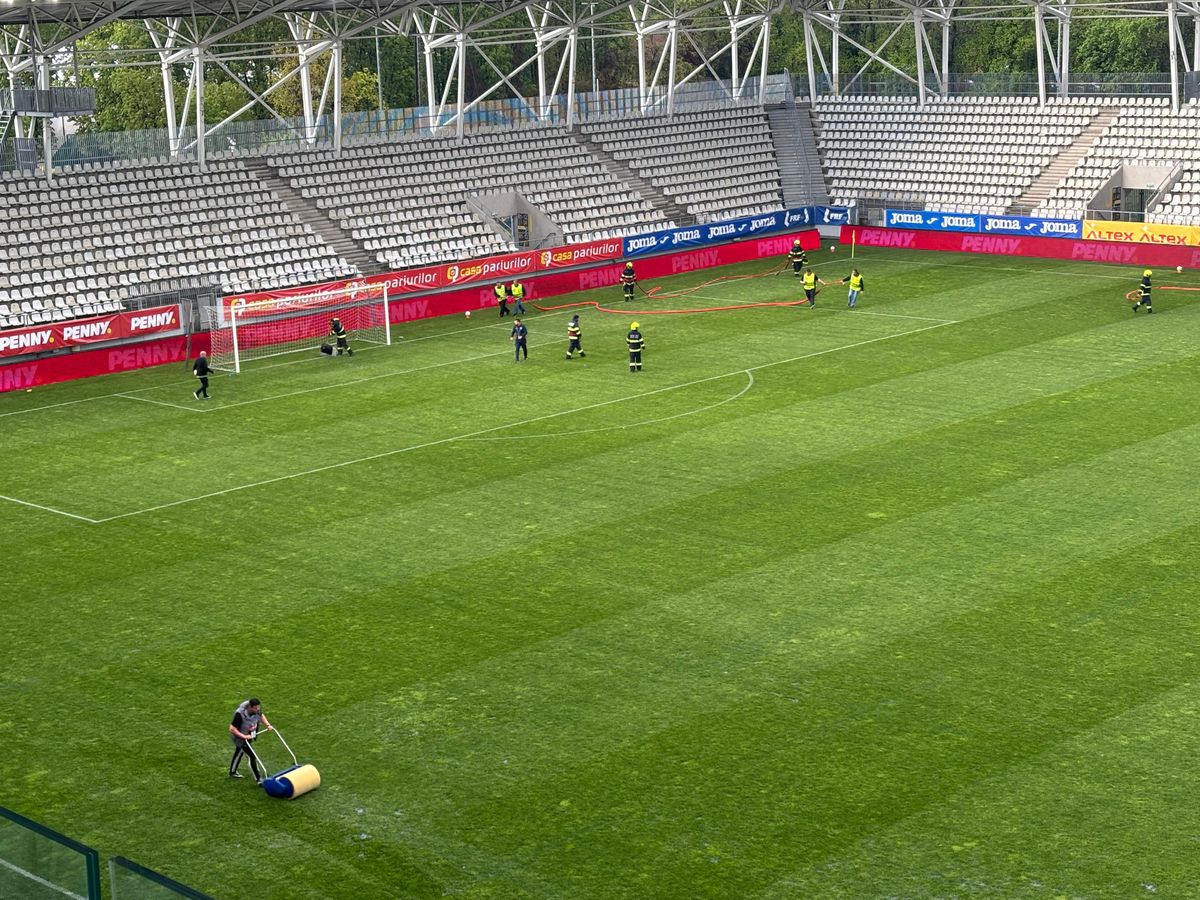 Imagini neconvenționale! Probleme grave la stadionul de 37 de milioane: meci întrerupt două ore » Aici va juca Dinamo în play-off