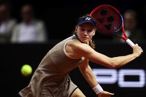 Elena Rybakina, din nou în finală la Stuttgart, unde o va întâlni pe Karolina Muchova