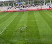 Imagini neconvenționale! Probleme grave la stadionul de 37 de milioane: meci întrerupt două ore » Aici va juca Dinamo în play-off
