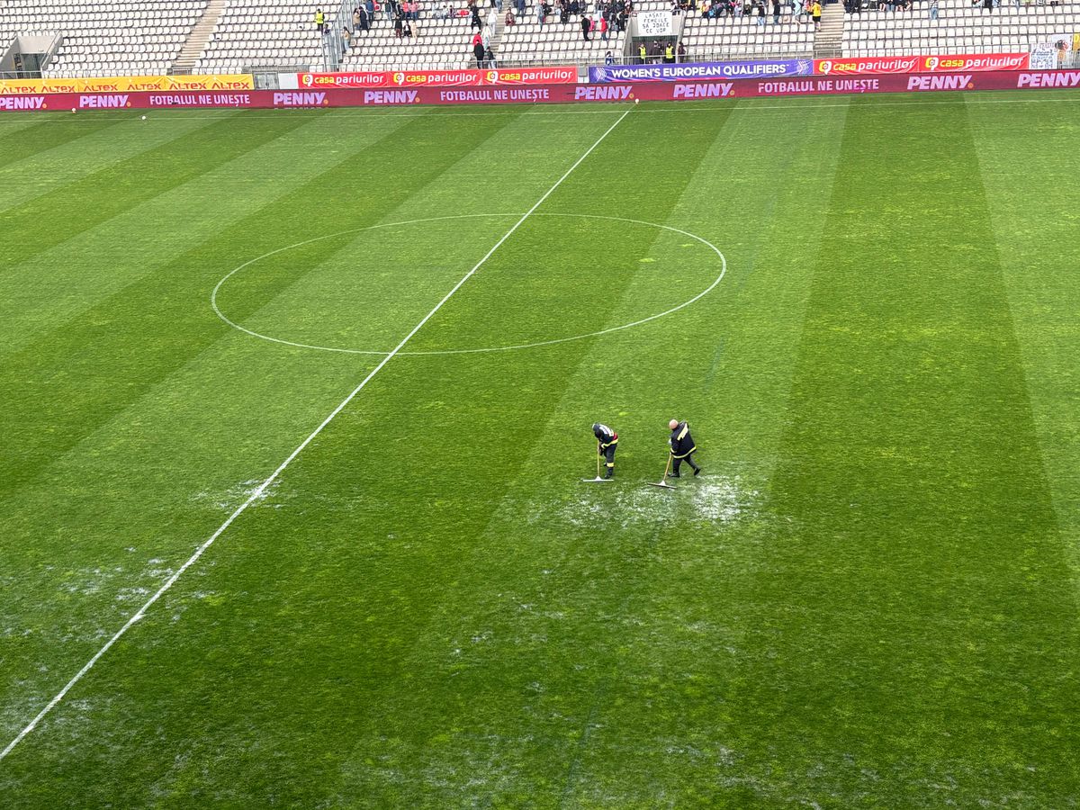 Imagini neconvenționale! Probleme grave la stadionul de 37 de milioane: meci întrerupt două ore » Aici va juca Dinamo în play-off