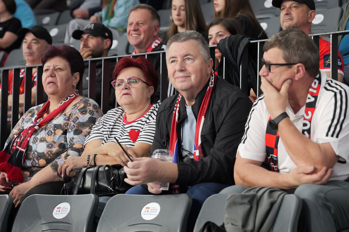 Imagini înainte de Gloria Bistrița - Brest