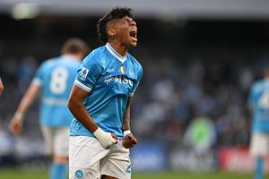 Cristi Chivu poate declanșa petrecerea, după rezultatul din Napoli - Lazio