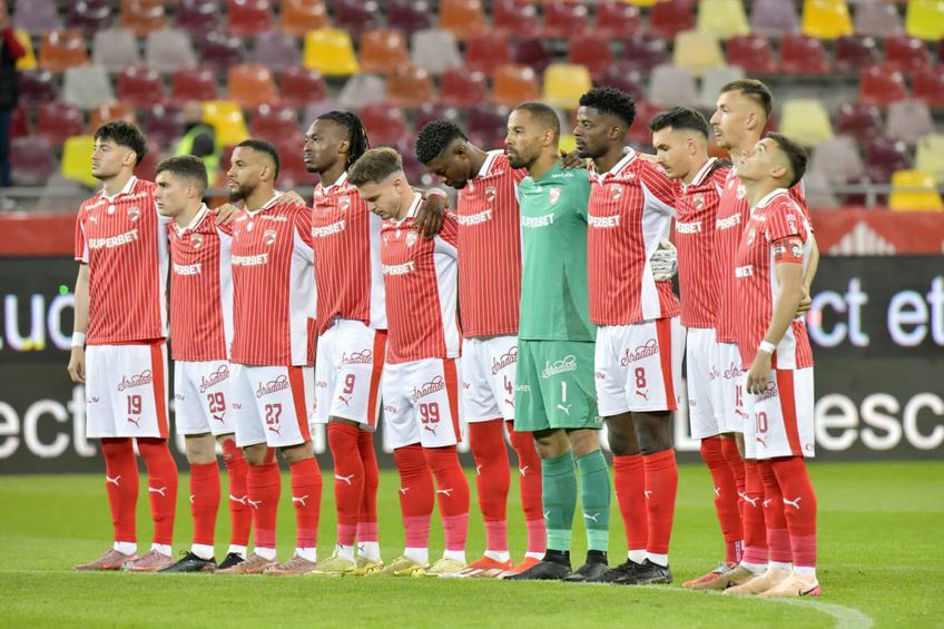 Lovitură pentru Dinamo! Mamadou Karamoko (numărul 9) s-a accidentat din nou // FOTO: Cristi Preda (GSP.ro)