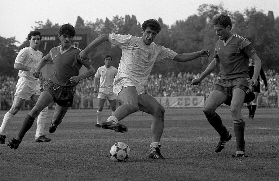 GSP demontează două mituri marca Mircea Lucescu: NU, Craiova Maxima nu a fost peste Steaua '86 și NU, Rodion Cămătaru nu e mai bun decât Cristiano Ronaldo