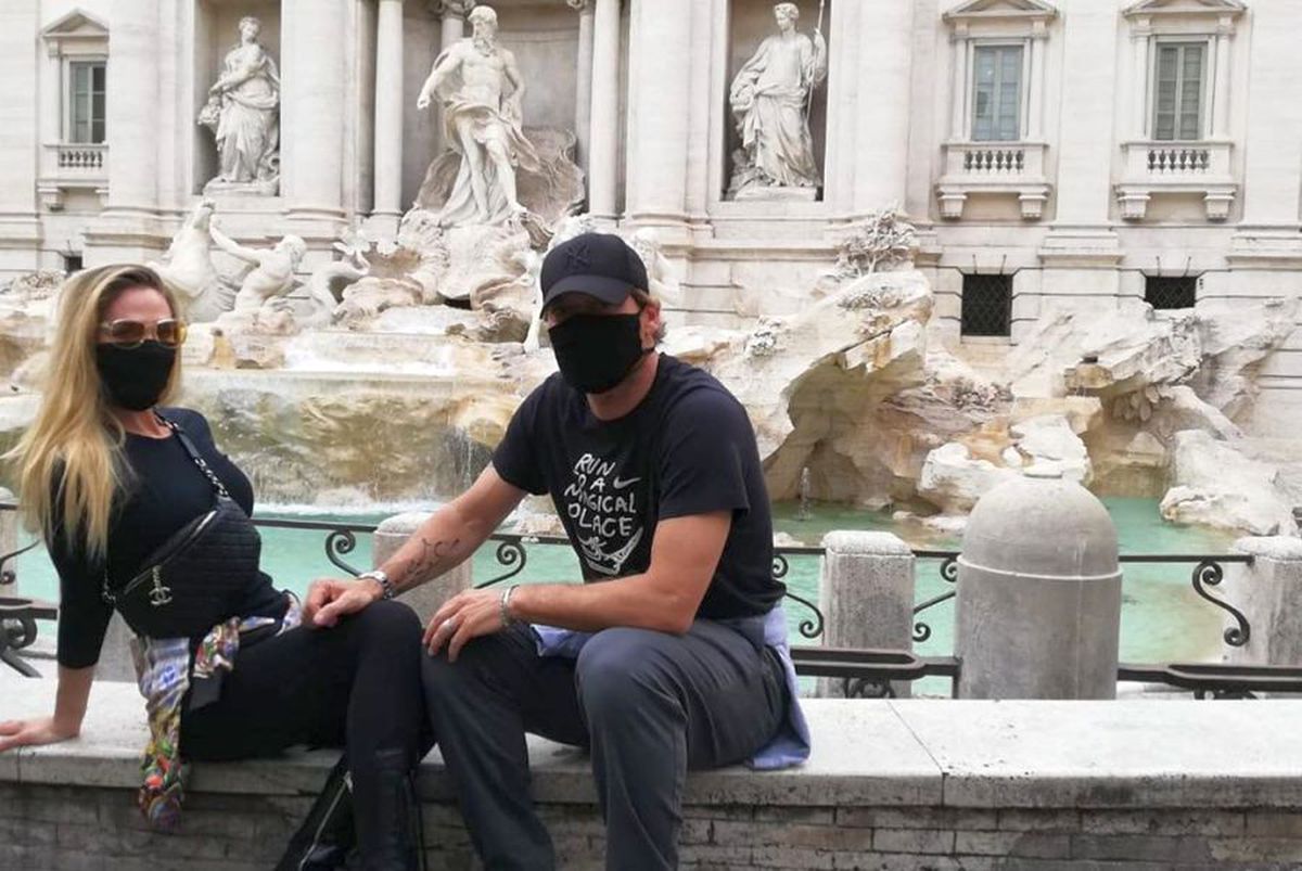 FOTO Cum a fost surprins Francesco Totti alături de soția sa irezistibilă » Nu credea că va face așa ceva vreodată