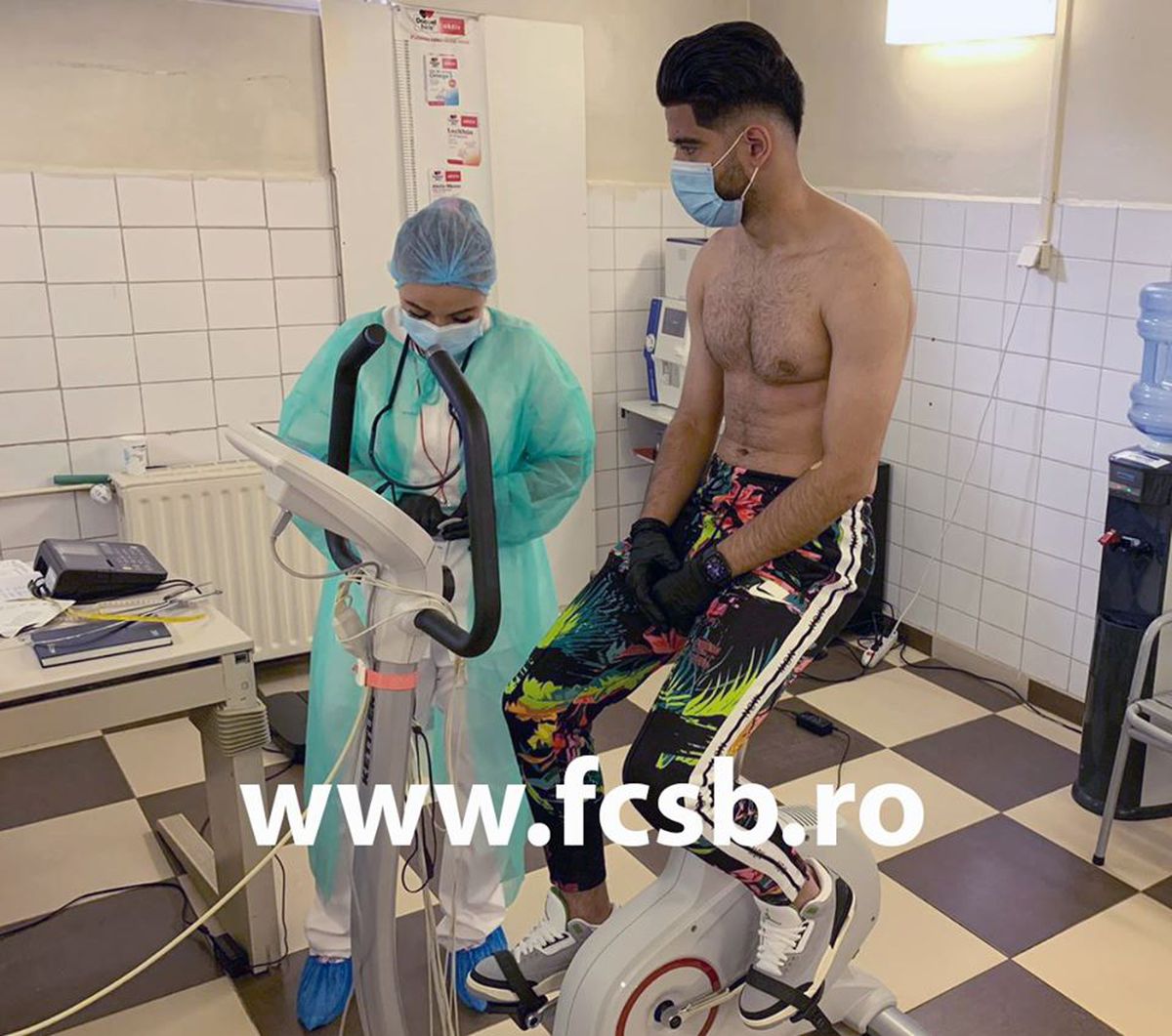 FCSB, cu măștile la control » „Roș-albaștrii” au efectuat vizita medicală în condiții speciale