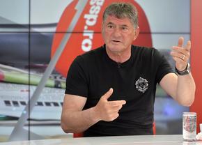„Prietenii lui Ovidiu”, MIERCURI, ora 19:00 » Ștefan Iovan, povești de colecție: „Dacă beam o sticlă de whisky cu Duckadam...”