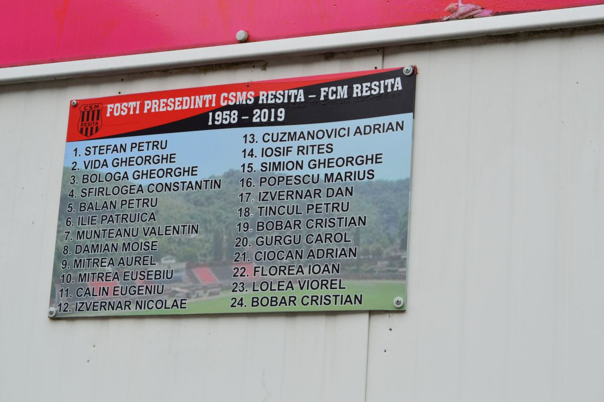 Plânge Valea Domanului » Stadionul „Mircea Chivu”, din Reșița, vechi de aproape un secol, își trăiește în uitare ultimii ani