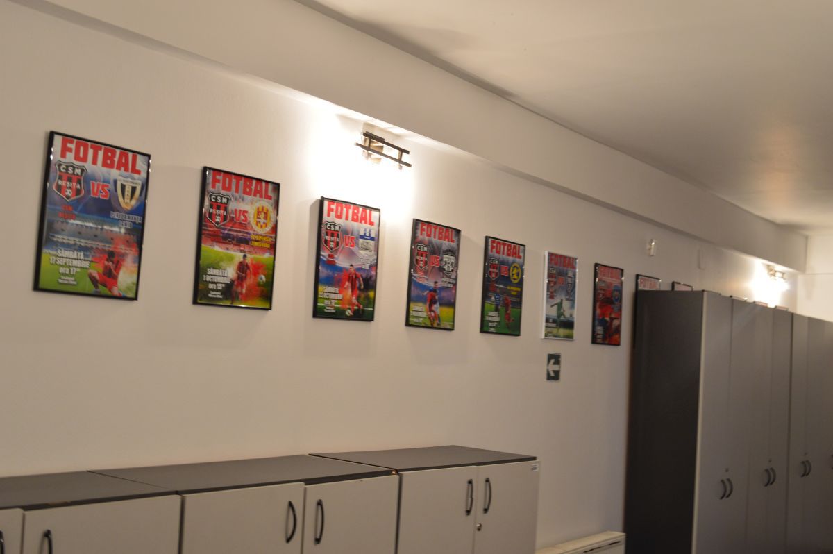 Plânge Valea Domanului » Stadionul „Mircea Chivu”, din Reșița, vechi de aproape un secol, își trăiește în uitare ultimii ani