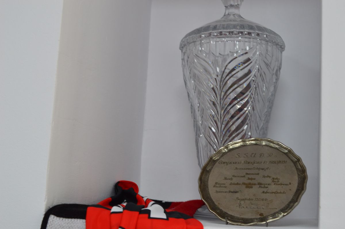 Plânge Valea Domanului » Stadionul „Mircea Chivu”, din Reșița, vechi de aproape un secol, își trăiește în uitare ultimii ani