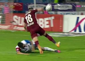Colțescu, o singură eroare în prima repriză » CFR a cerut penalty, reluările TV au arătat altceva