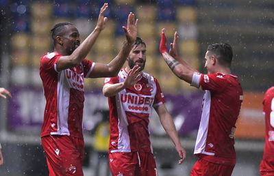 Titularul din atacul lui Dinamo, iertat de comisii! Poate juca la baraj